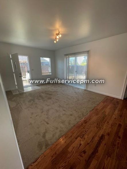 608 S 20th Pl - Photo 3 of 13