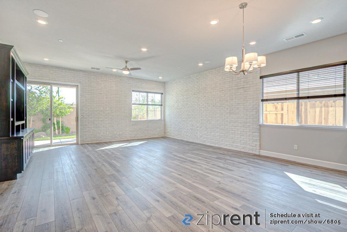 2802 Broken Bit Ln - Photo 3 of 17