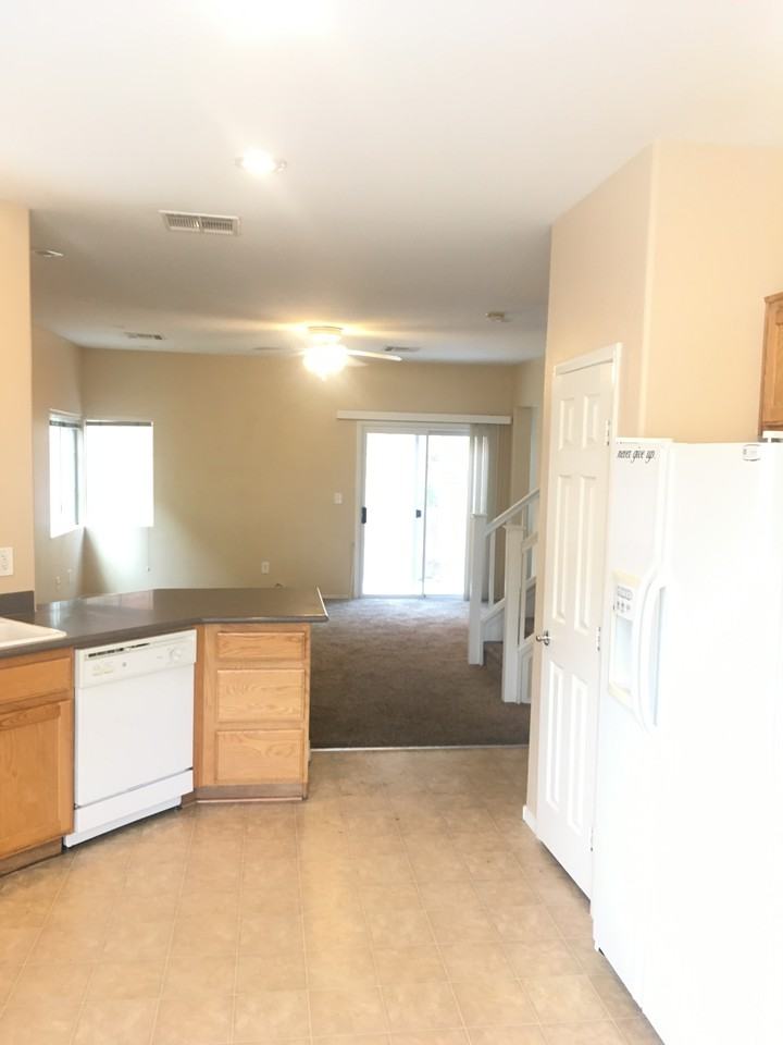9463 Oro Bullion St - Photo 3 of 47
