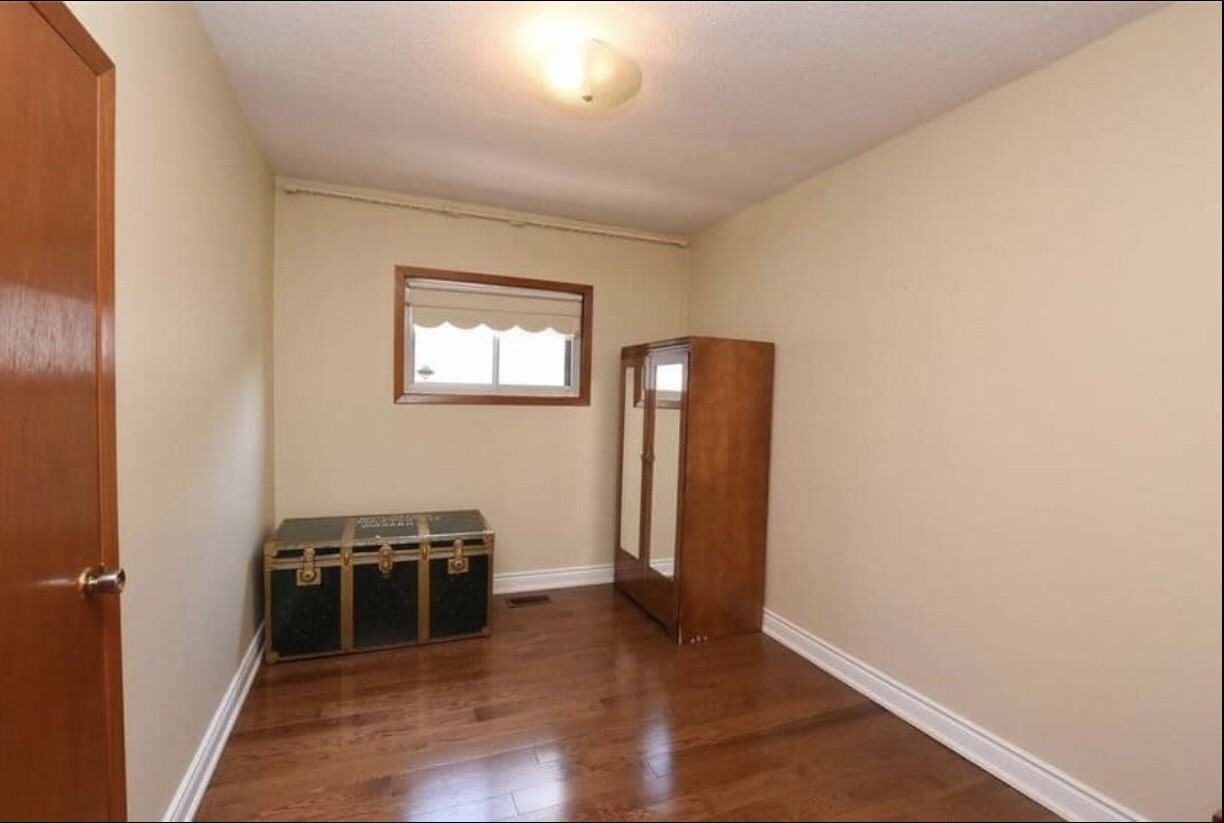 Tolton Ave & Barton St E - Photo 5 of 7