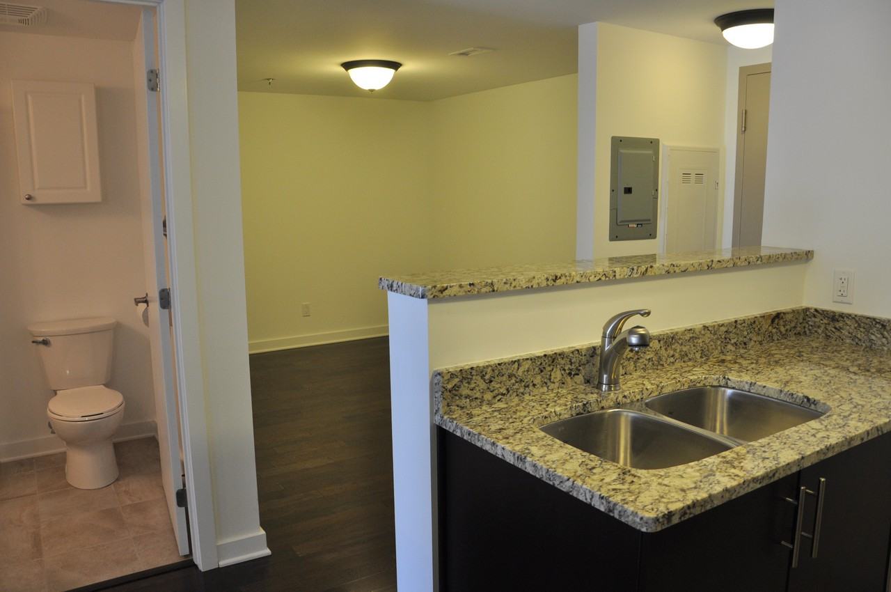 456 King Edward Avenue #409 - Photo 6 of 9
