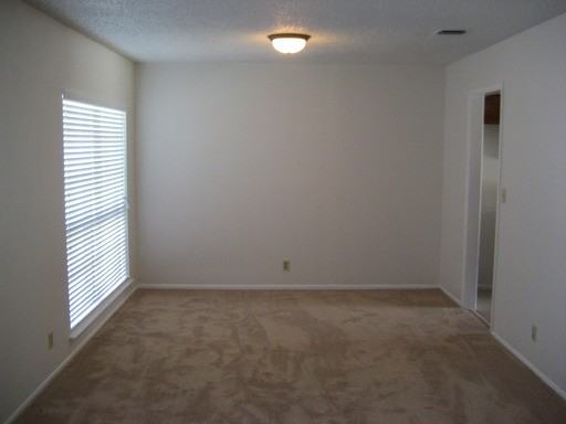 14122 Shire Oak St - Photo 3 of 17
