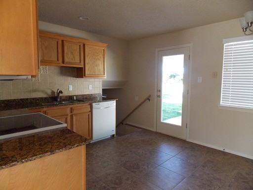 2917 Shirley St NE - Photo 2 of 11