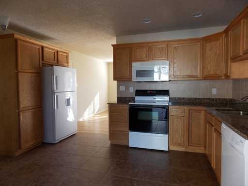 2917 Shirley St NE - Photo 3 of 11