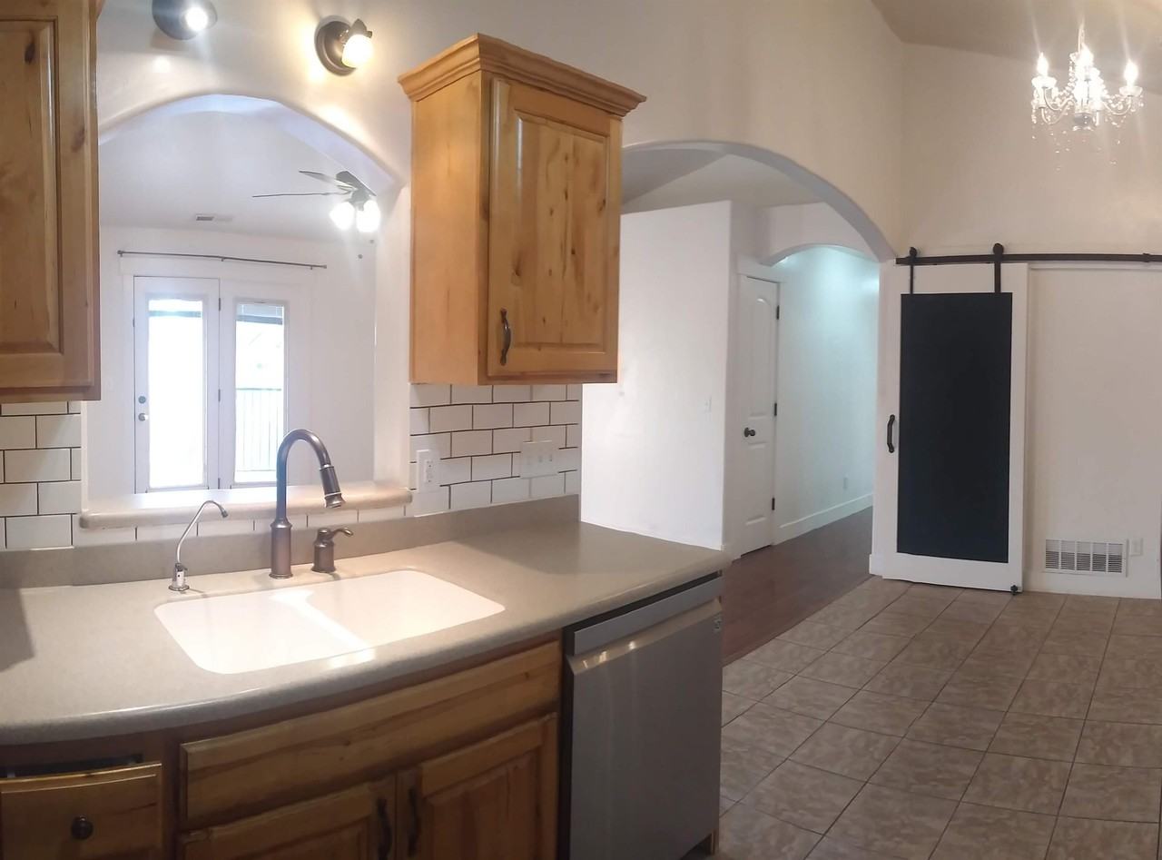 1045 S 1700 W #1 - Photo 4 of 17