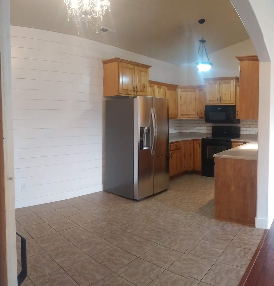 1045 S 1700 W #1 - Photo 7 of 17