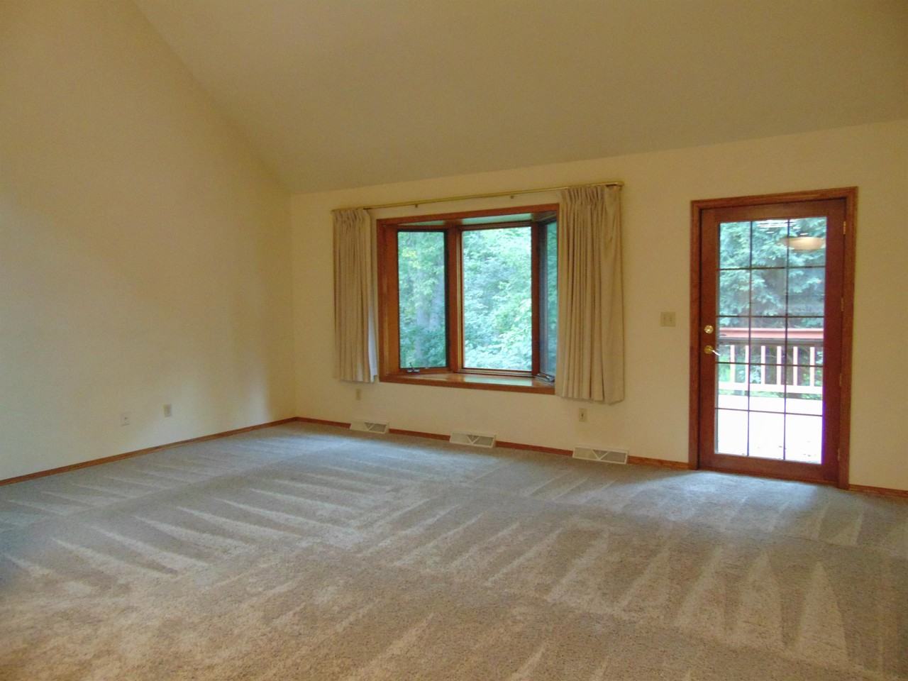 13457 Velp Ave #13457 - Photo 3 of 10