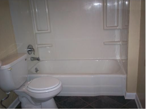 1180 Forest Ave - Photo 3 of 6