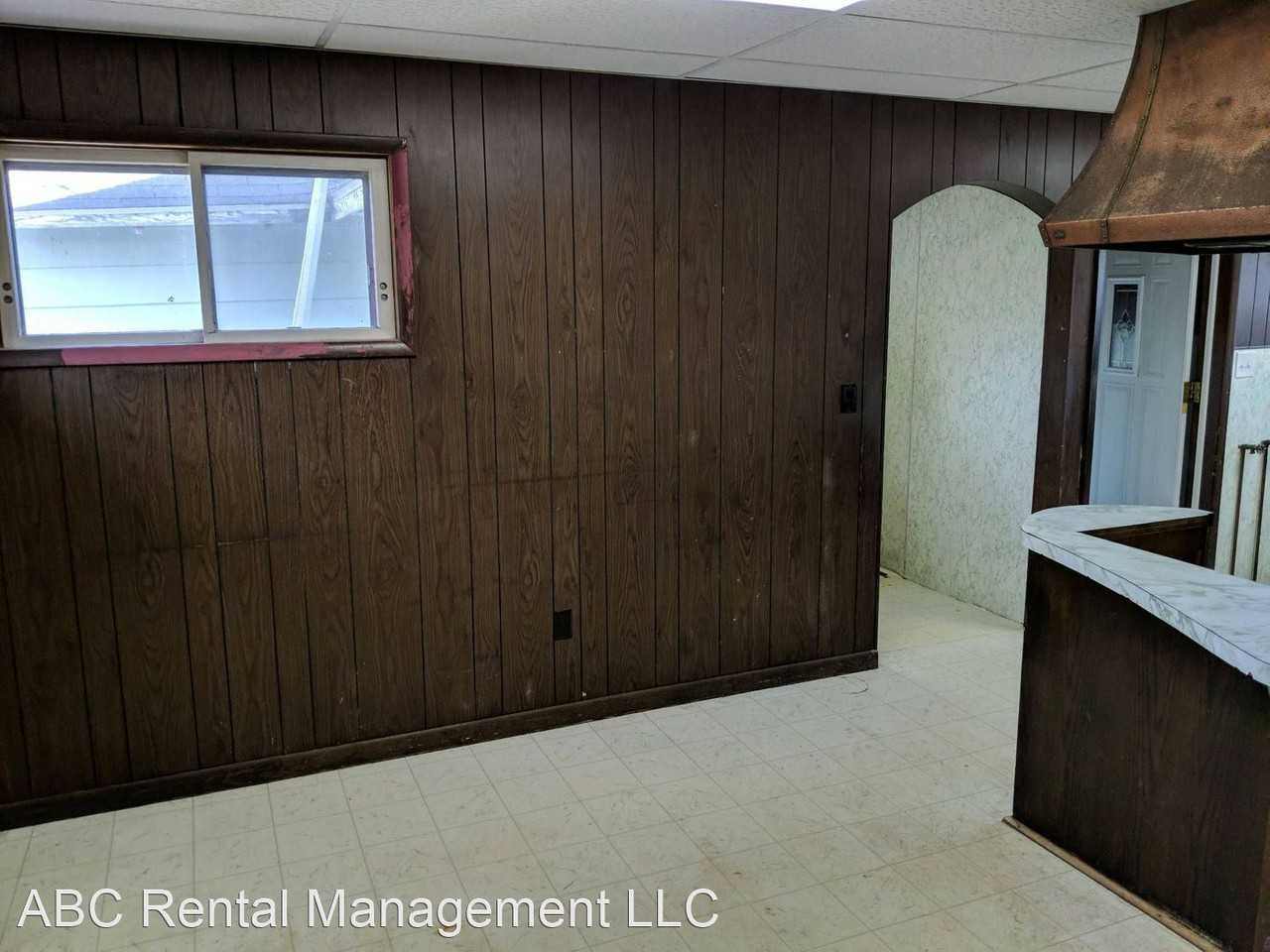 325 E Wisconsin Ave - Photo 3 of 28