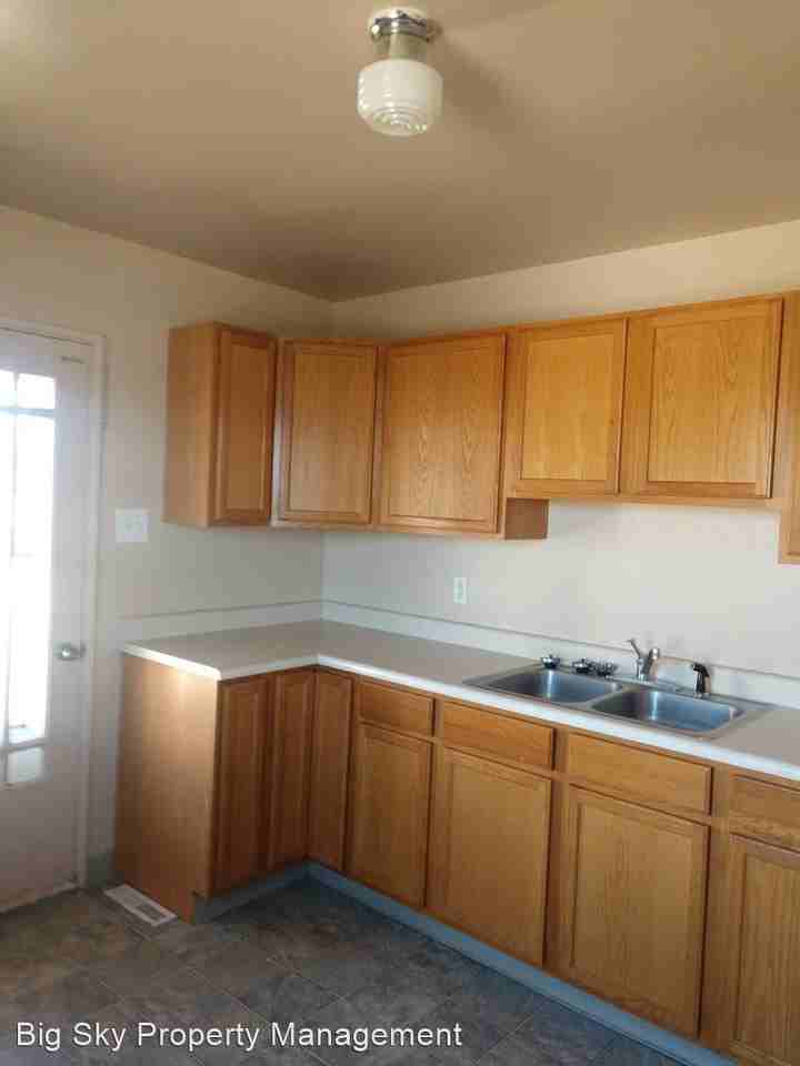 1501 & 1505 Elm St 250-5068 - Photo 2 of 12