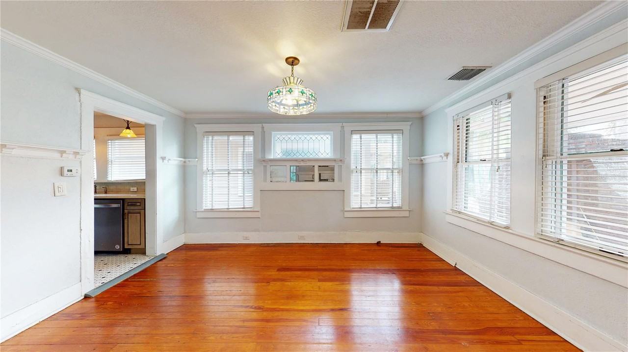 715 South Bungalow Terrace - Photo 3 of 16