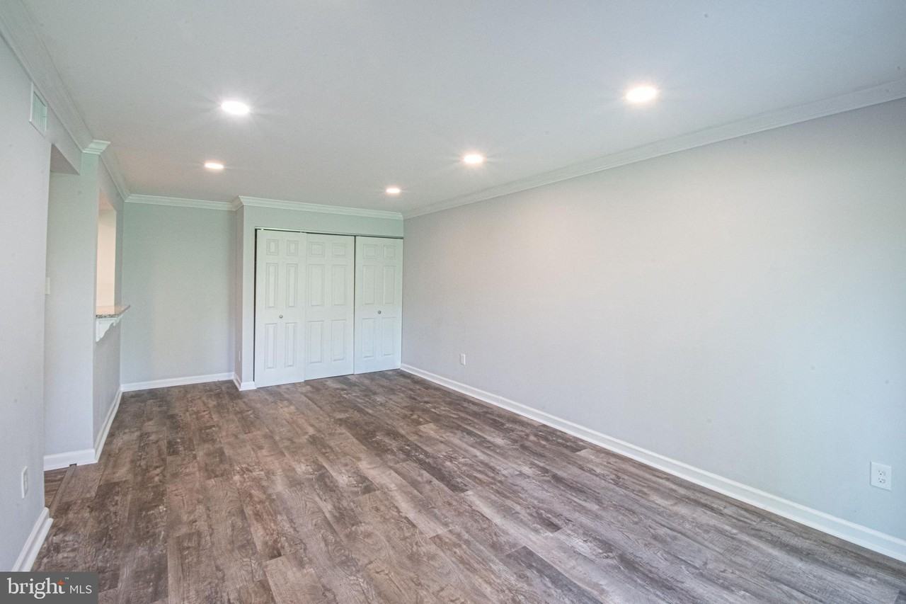 8501 Barrington Ct - Photo 2 of 17