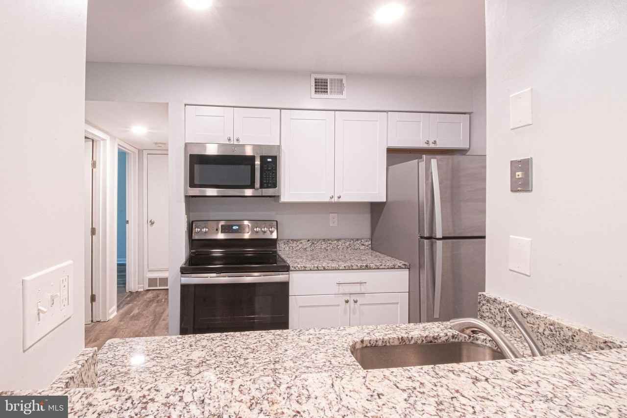 8501 Barrington Ct - Photo 3 of 17