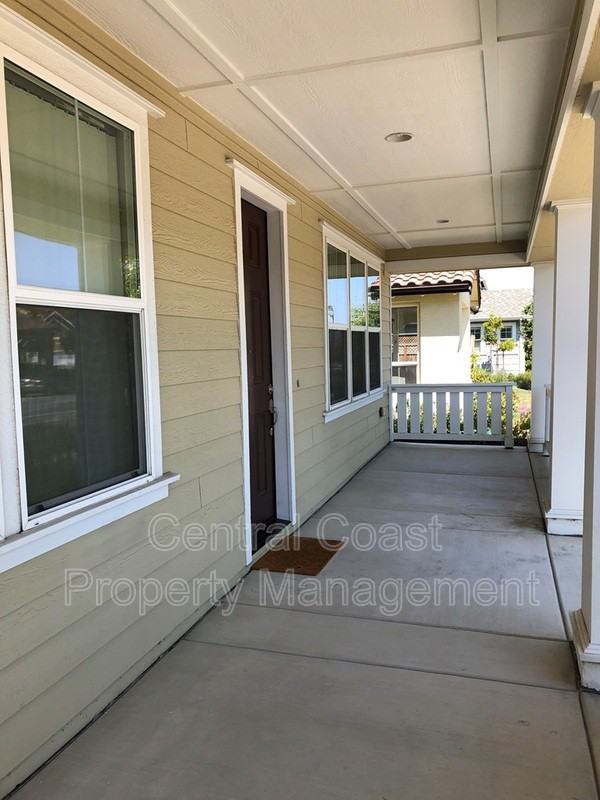 13709 Sherman Blvd - Photo 2 of 34