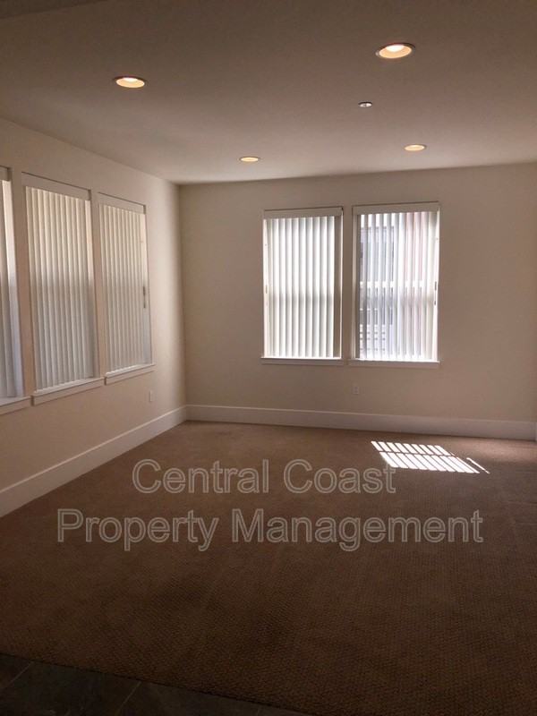 13709 Sherman Blvd - Photo 3 of 34