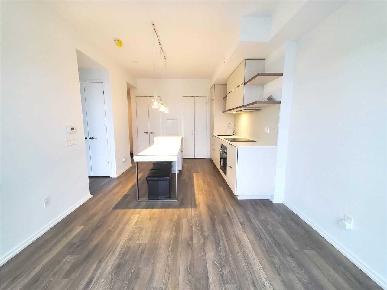 197 Yonge Street #5401