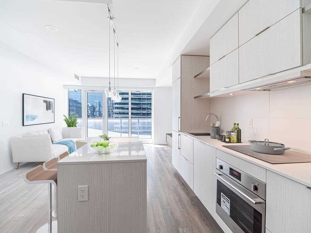 197 Yonge Street #1506