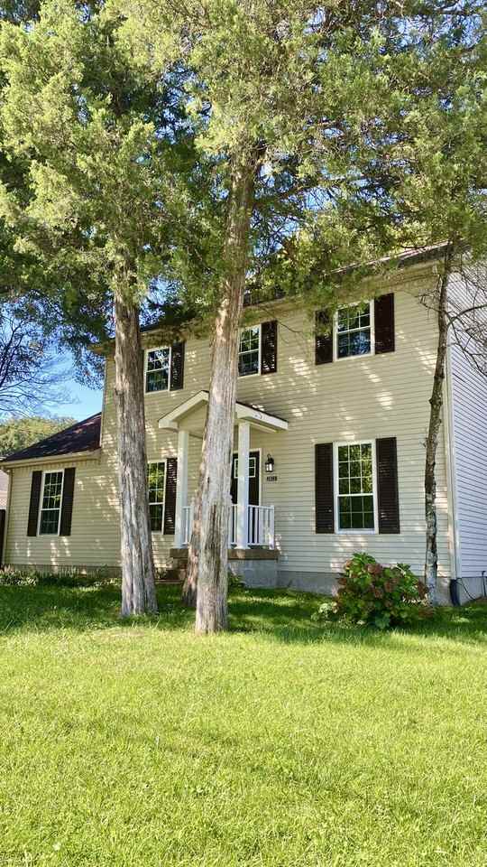 3033 Towne Valley Rd - Photo 2 of 18