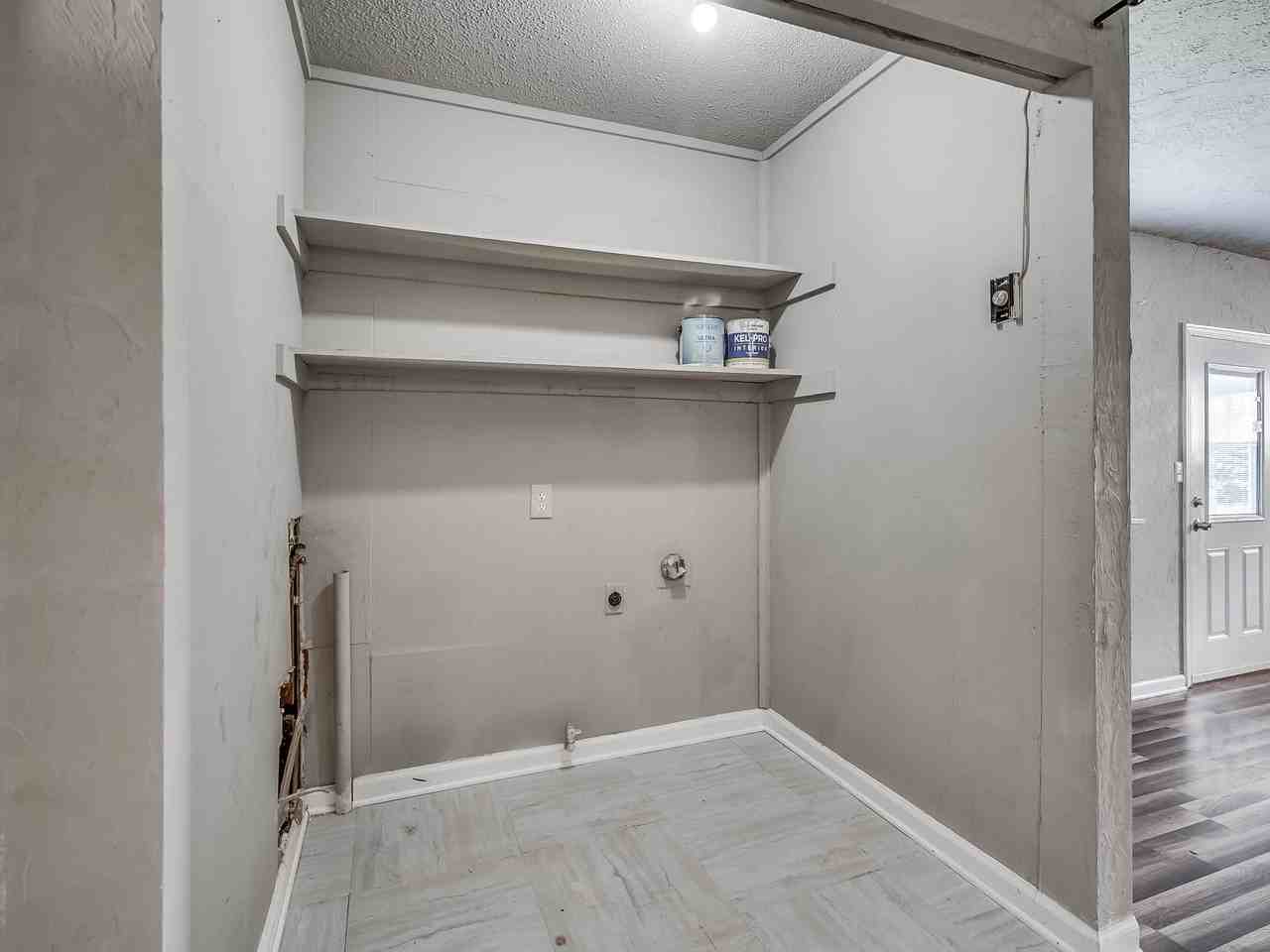 545 Sw 46th St #1 - Photo 6 of 15