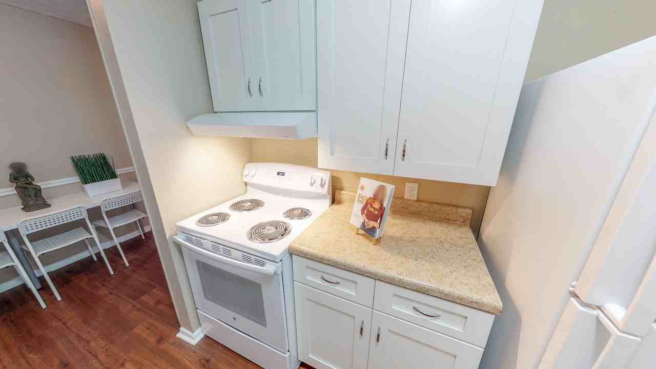 Private Bedroom for Female Student or Professional (Master Bedroom) - Photo 7 of 12