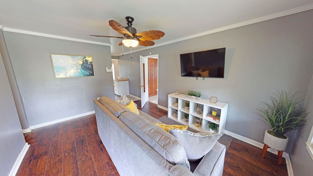 115 Private Bedroom for Male Student or Professional (Bedroom - Photo 5 of 13