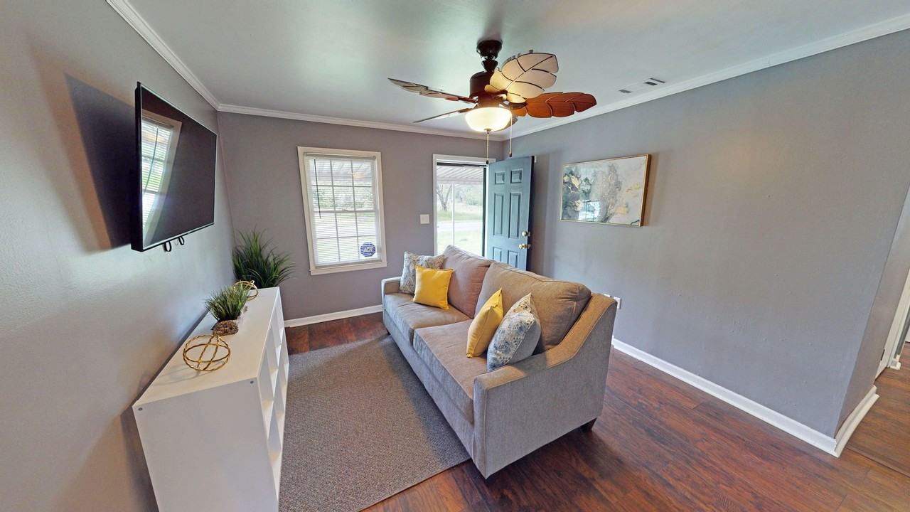 115 Private Bedroom for Male Student or Professional (Bedroom - Photo 6 of 13