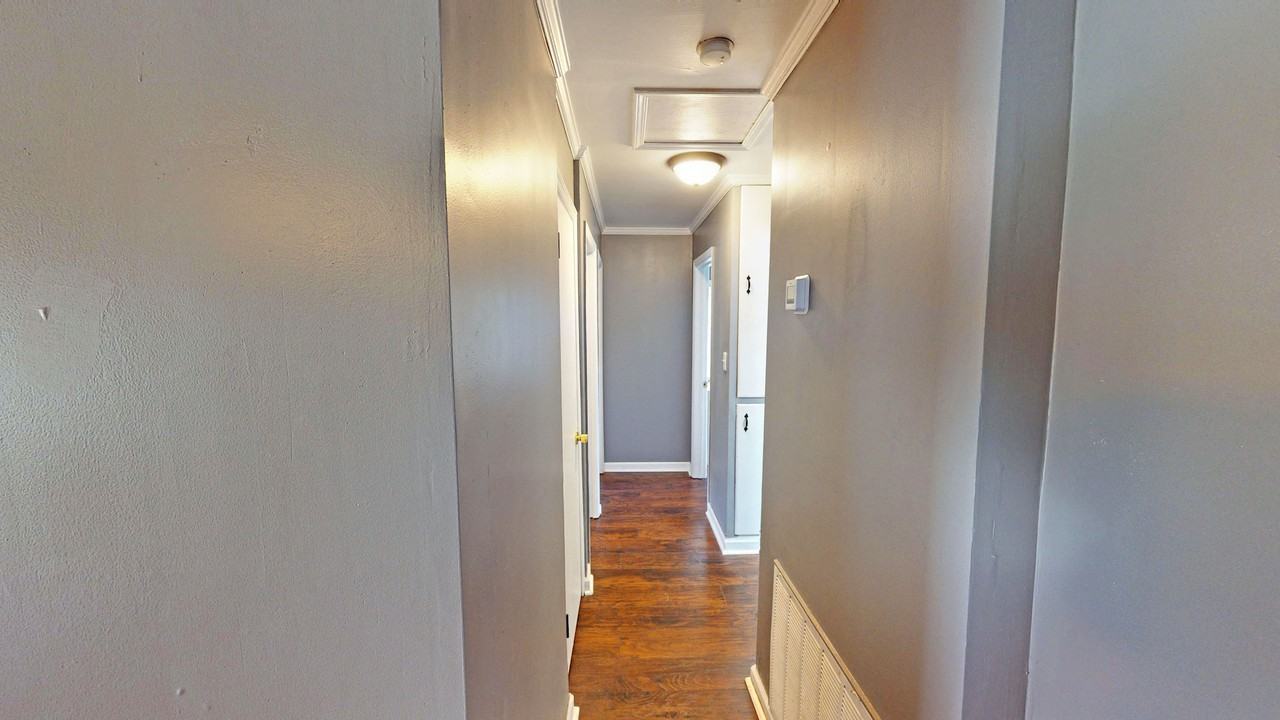 115 Private Bedroom for Male Student or Professional (Bedroom - Photo 7 of 13