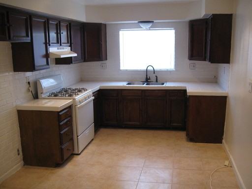 44653 Cedar Ave - Photo 2 of 9