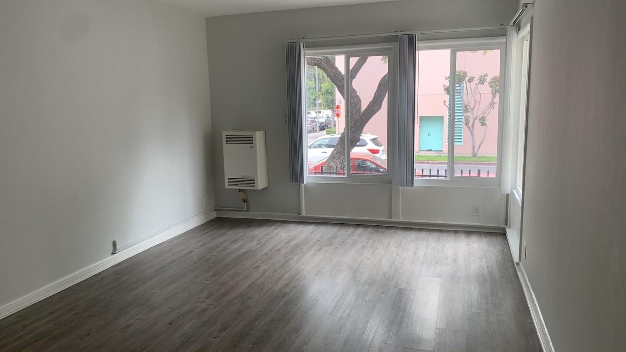 855 S Oxford Ave #2 - Photo 4 of 12