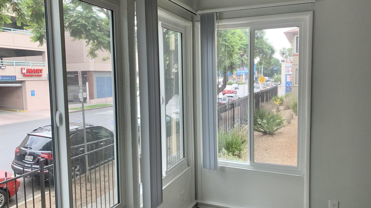 855 S Oxford Ave #2 - Photo 5 of 12