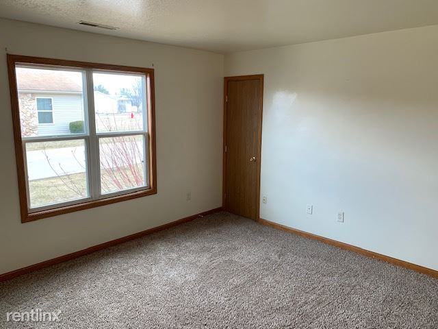 LaGrange Villas - Photo 2 of 5