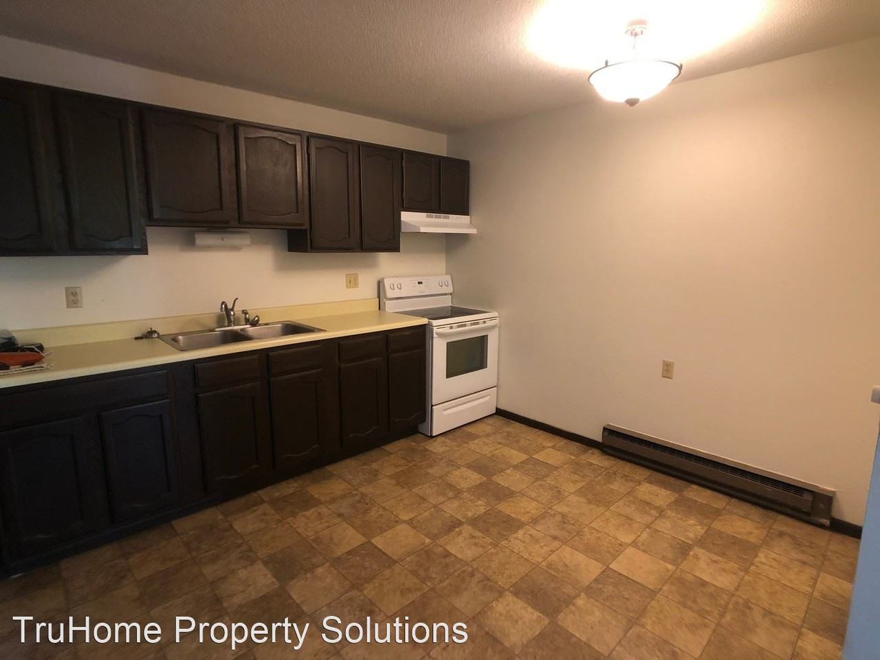 226 8th Ave SE - Photo 2 of 9