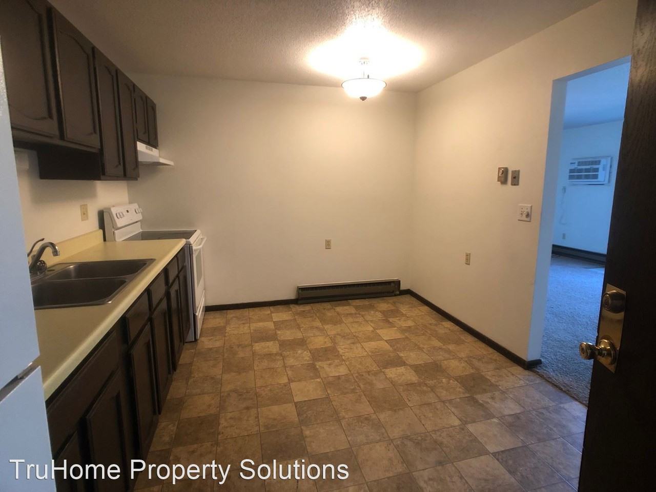 226 8th Ave SE - Photo 3 of 9
