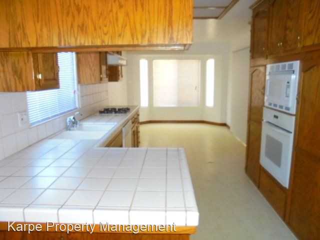 418 Dunkirk Ct - Photo 3 of 8