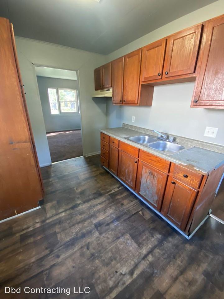5020 Bowser Ave - Photo 3 of 7
