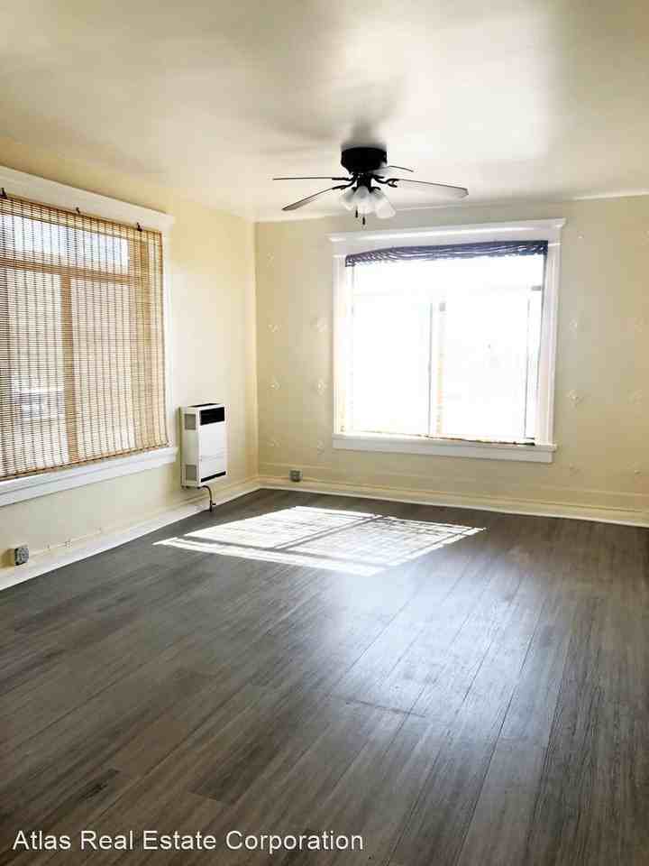 692 Valencia St - Photo 3 of 18