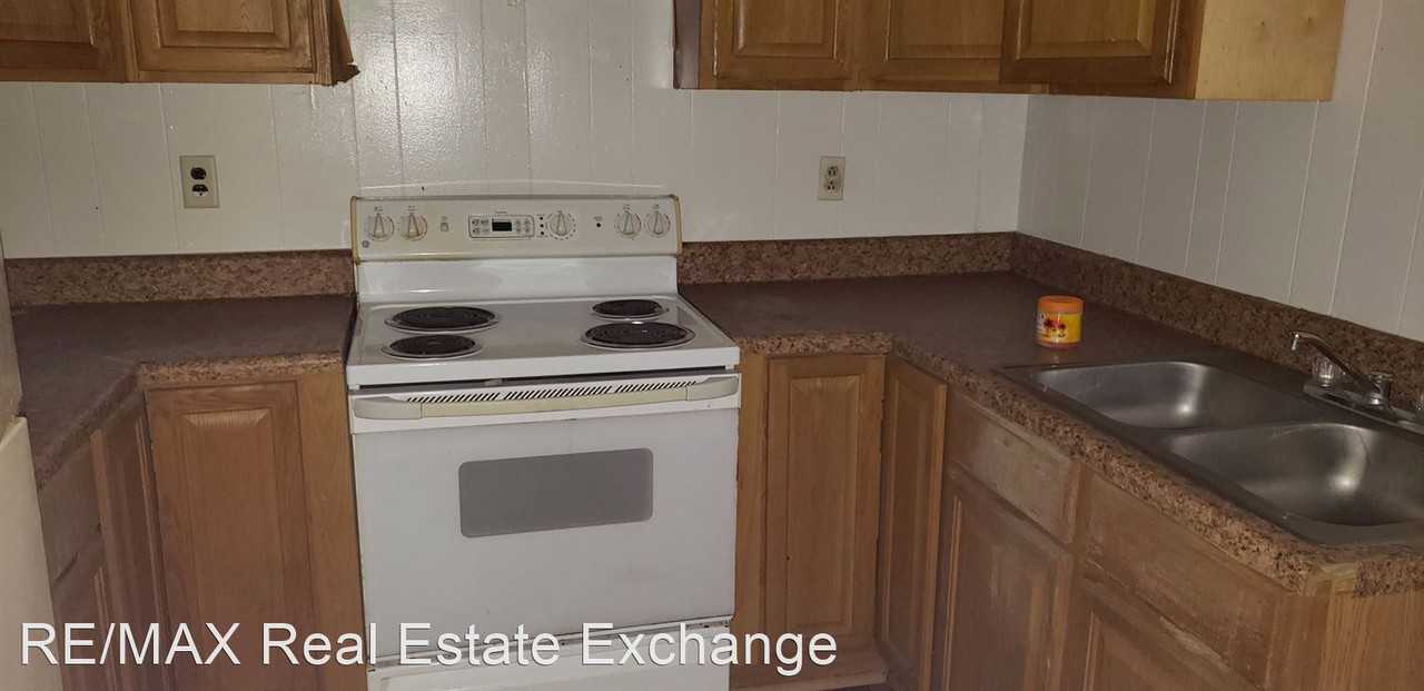 502 Normal St - Photo 3 of 6