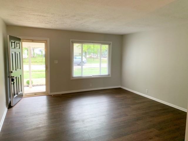 3668 Tiffany Dr - Photo 3 of 14