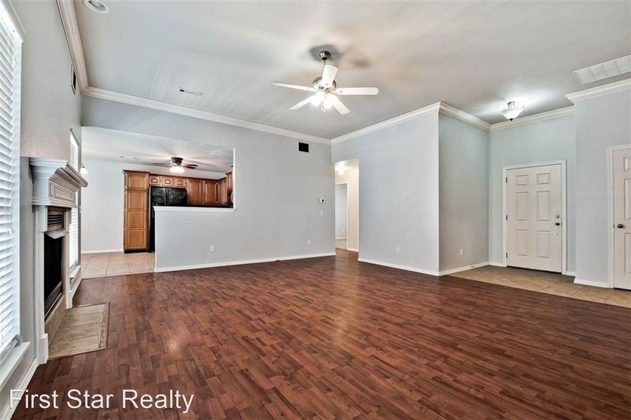 1205 Humphrey St - Photo 3 of 12