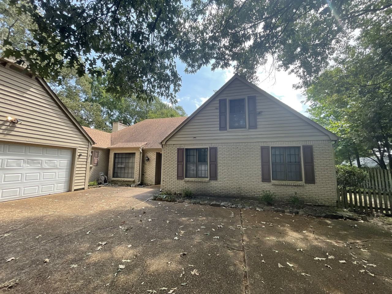 8383 Chippingham Dr - Photo 2 of 7