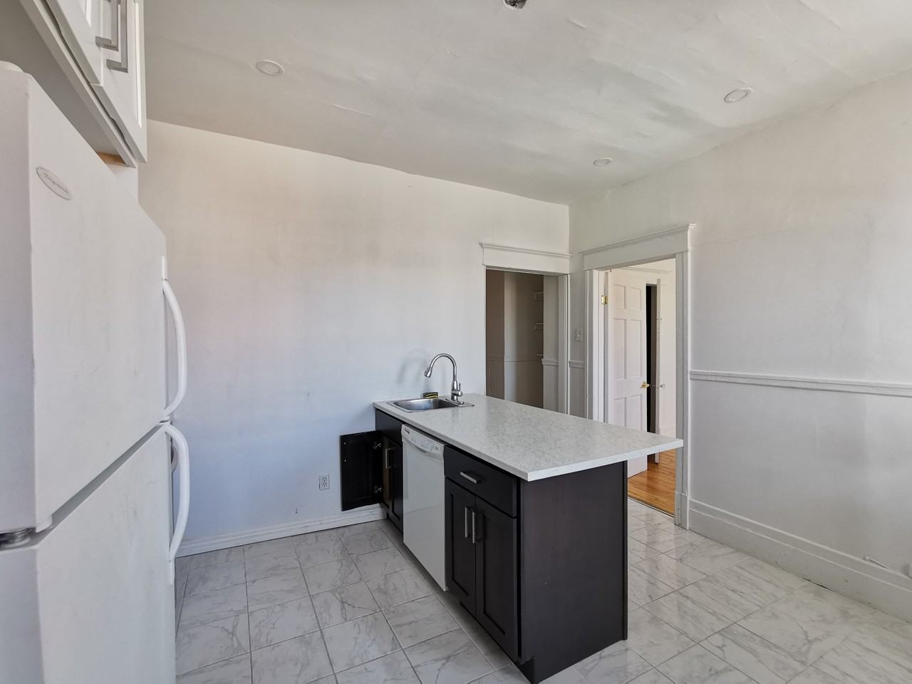 1031 Av Girouard - Photo 3 of 21