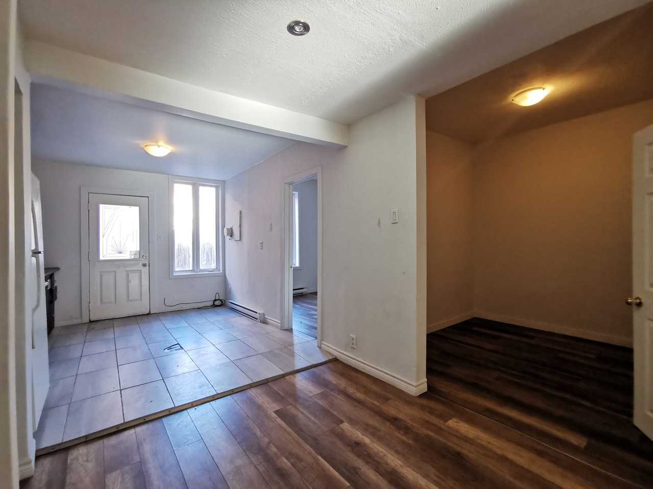 3959 Rue Adam - Photo 2 of 12