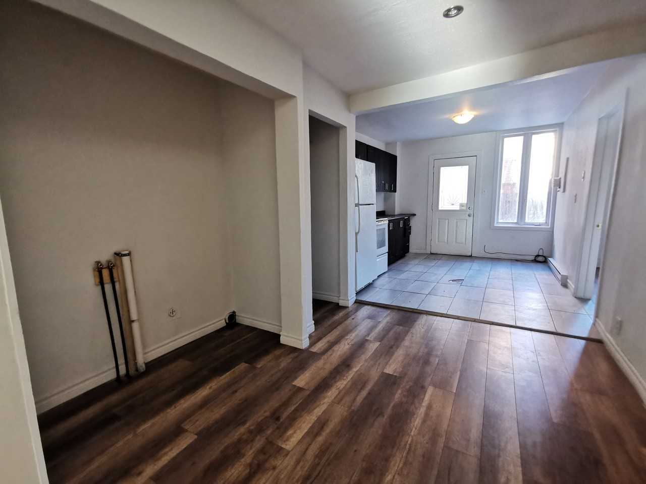 3959 Rue Adam - Photo 3 of 12