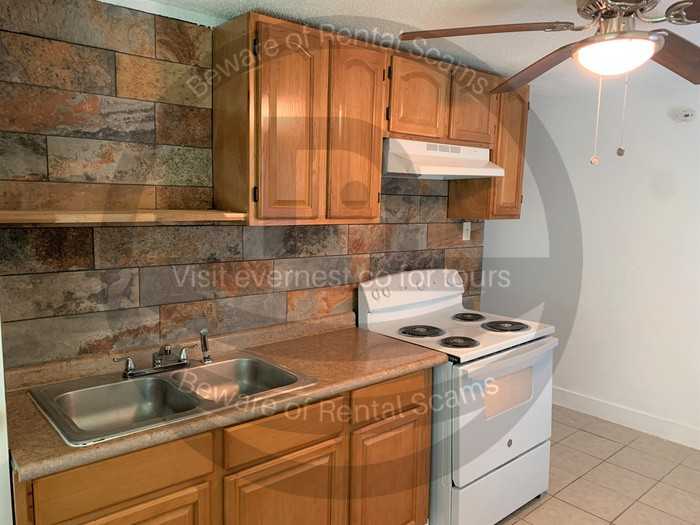 333 16th Ct N - Photo 2 of 8