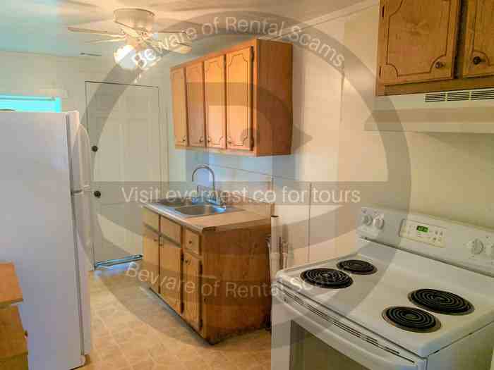 337 16th Ct N - Photo 2 of 8