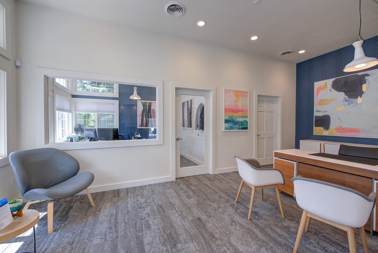 Rosewood - Photo 4 of 43