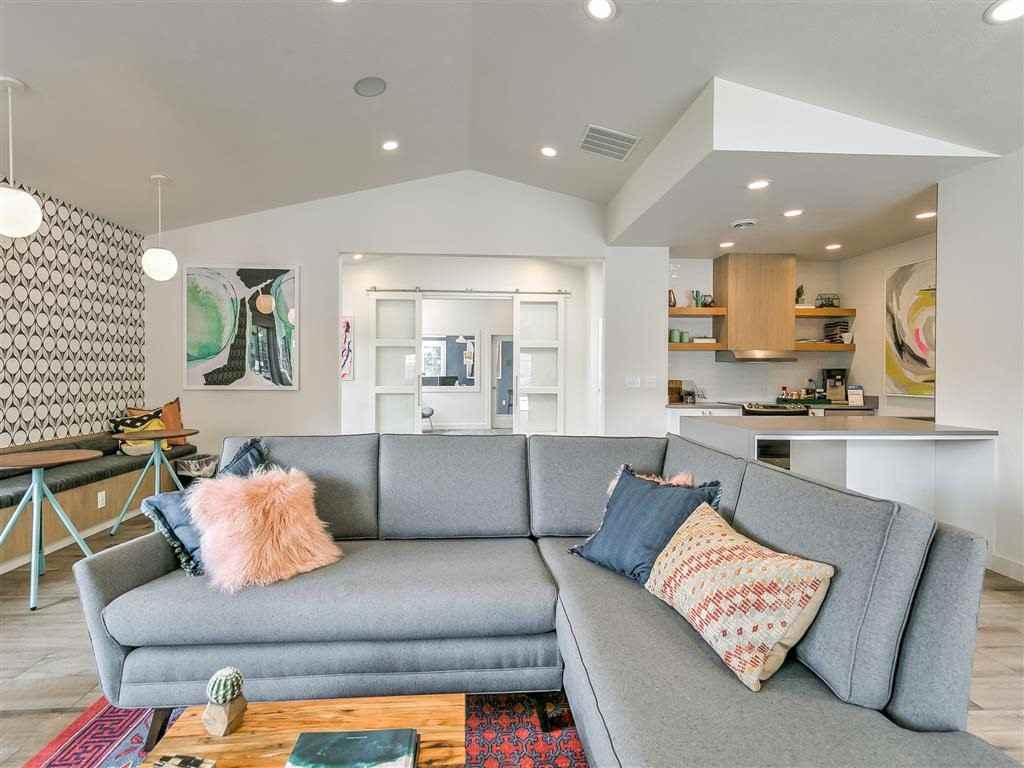 Rosewood - Photo 2 of 43