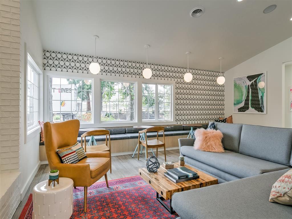 Rosewood - Photo 5 of 43