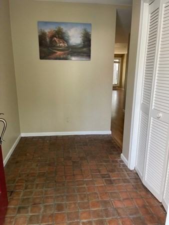 7 Whittier Ln - Photo 3 of 41