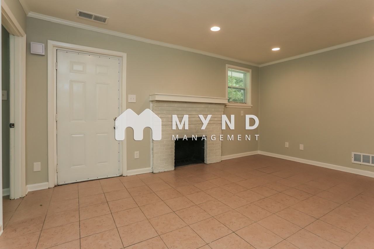 2611 Lake Harbin Rd - Photo 2 of 17